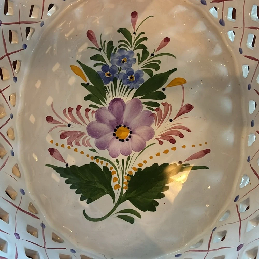 Vintage Portuguese Pottery Floral Ceramic Basket with Pink Trim - Picture 5 of 10